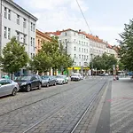 Blueground Vrsovice Private Terrace Equipped Prg-4